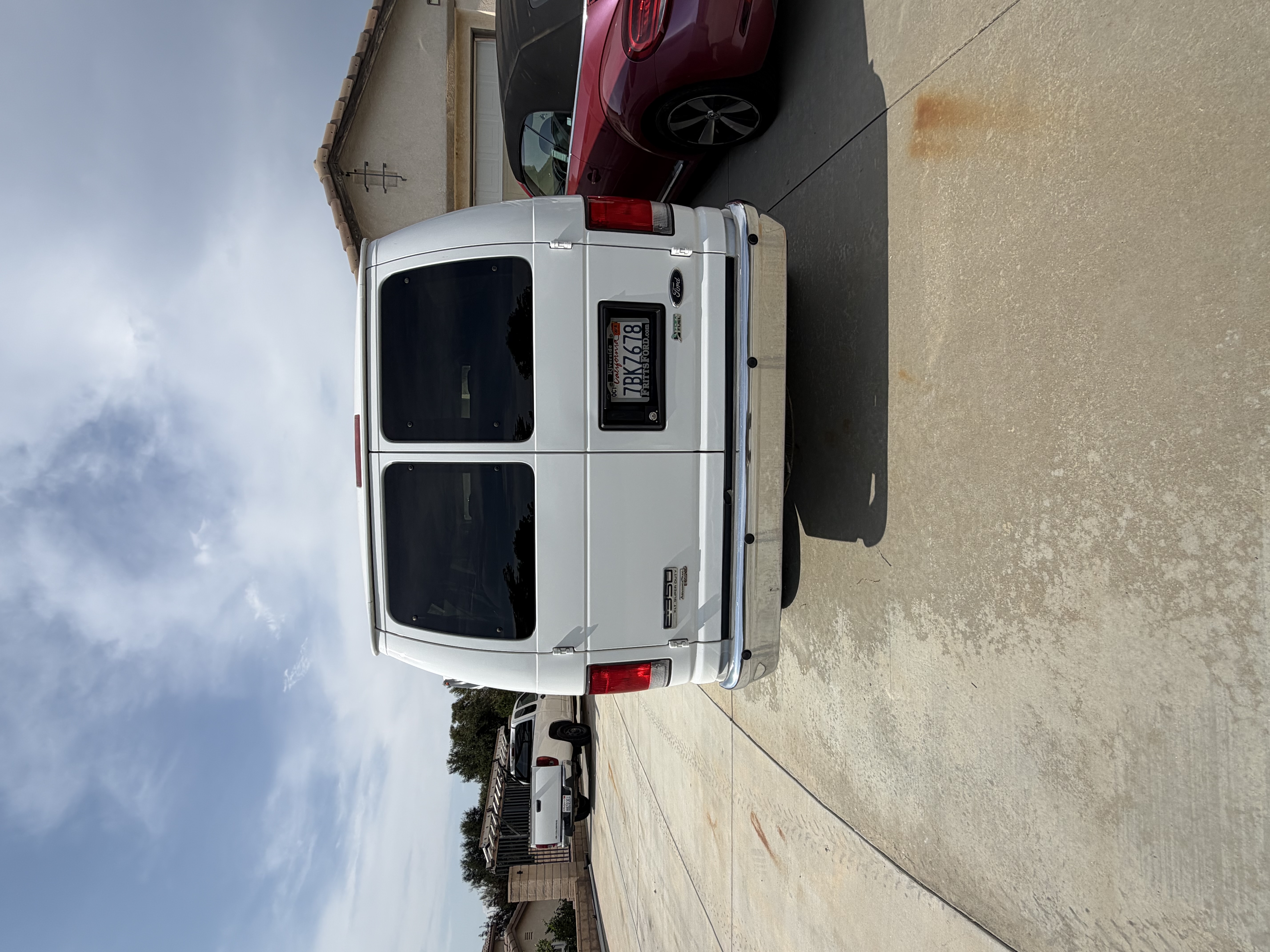 Used 2014 Ford E-350 and Econoline 350 XLT RWD image 4