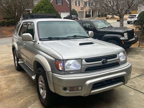 Used 2001 Toyota 4Runner SR5 w/ Sport Pkg RWD image 10