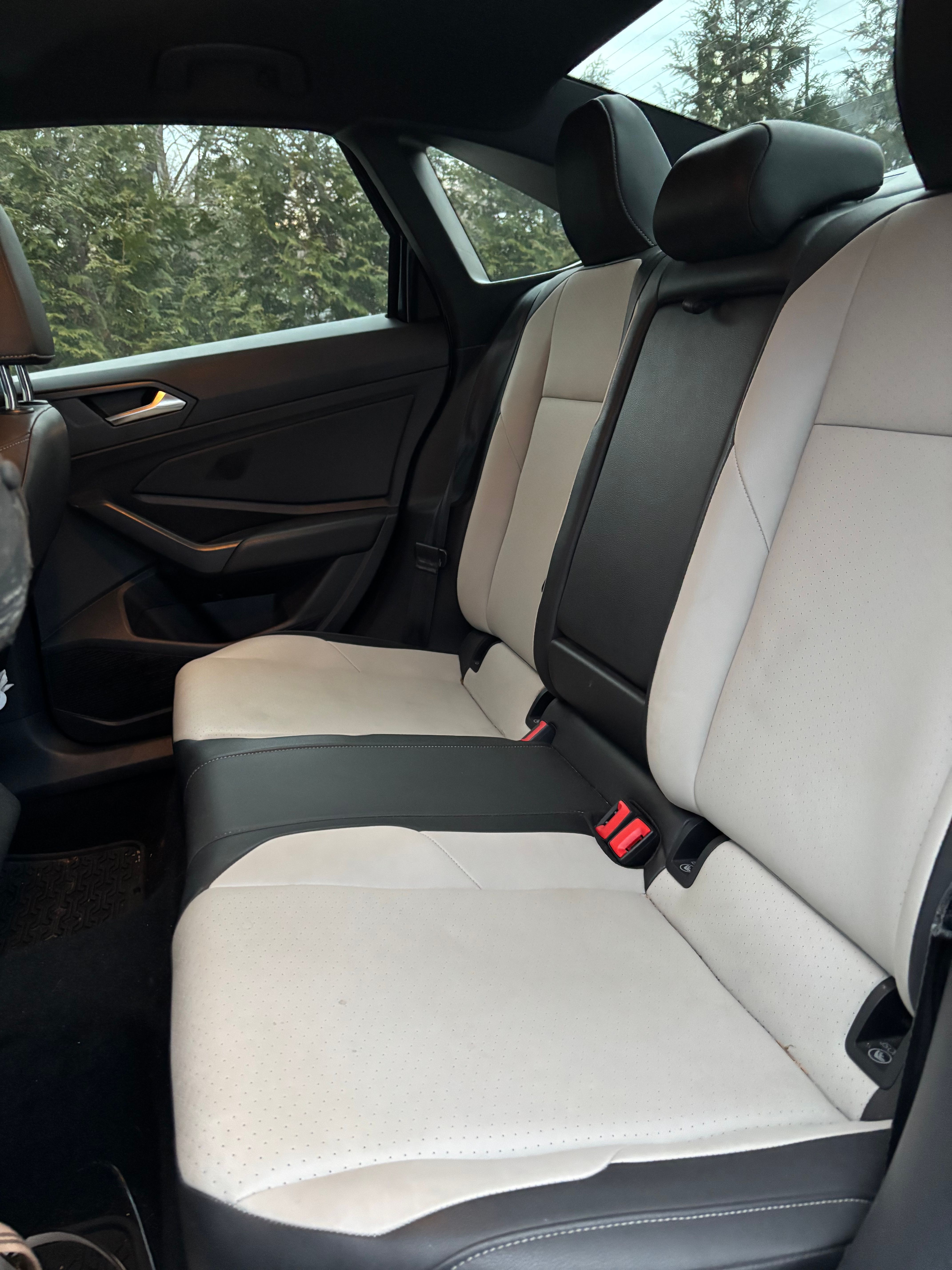 Used 2020 Volkswagen Jetta R-Line FWD image 9