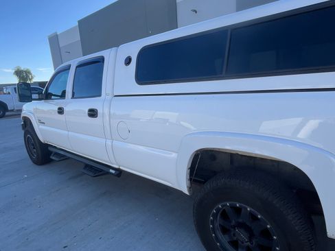 Used 2006 GMC Sierra 3500 SLE w/ Heavy-Duty Power Package image 3