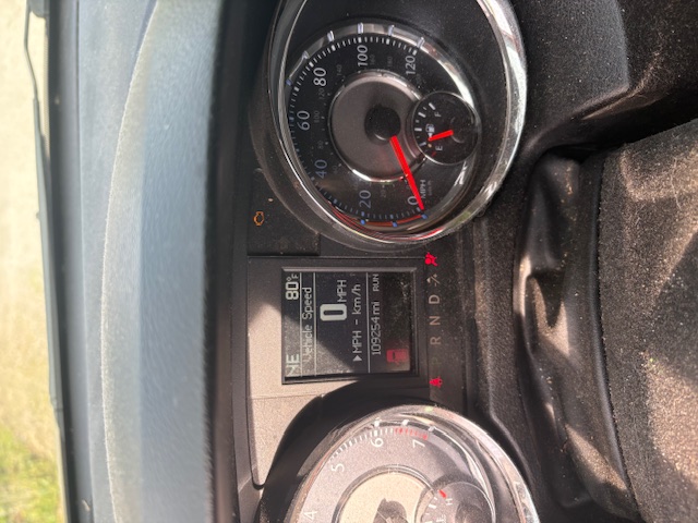 Used 2014 Chrysler Town & Country Touring FWD image 1