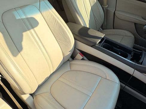 Used 2019 Lincoln MKZ Reserve w/ Reserve Plus Package FWD image 18