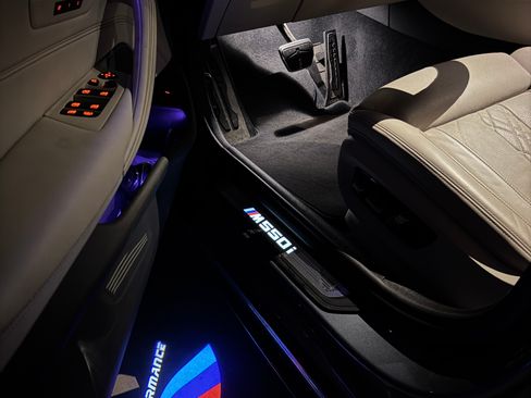 Used 2022 BMW M550i xDrive w/ Executive Package image 15