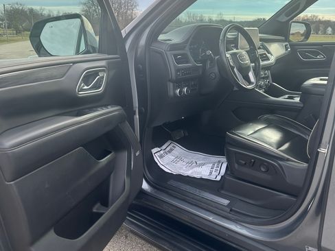 Used 2021 GMC Yukon SLT w/ SLT Luxury Plus Package image 2