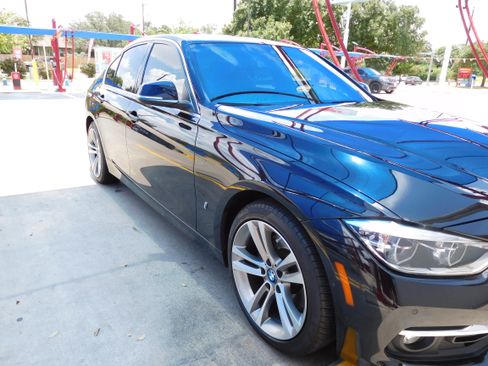 Used 2018 BMW 330e RWD image 4