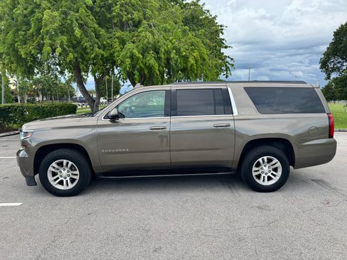 Used 2016 Chevrolet Suburban LT RWD image 1