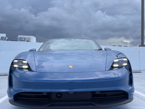 Used 2022 Porsche Taycan RWD image 11
