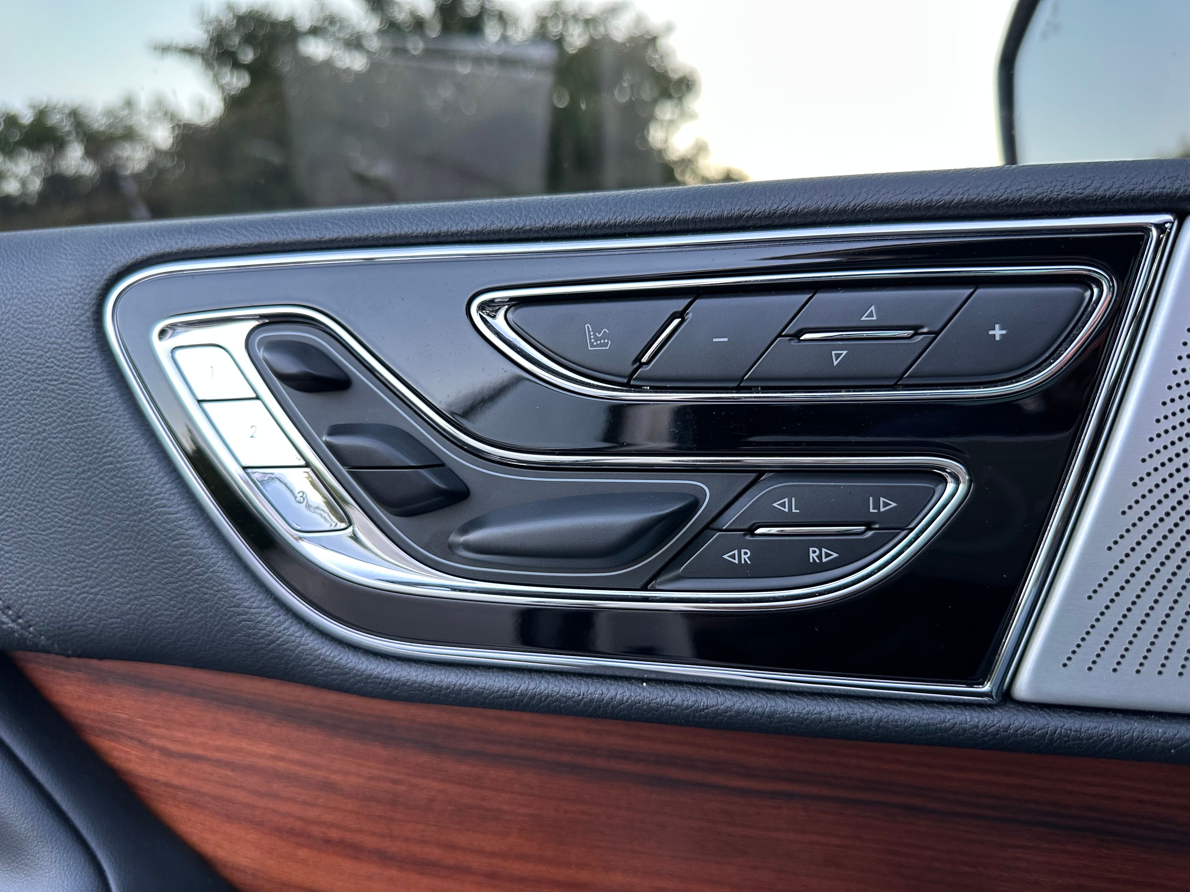 Used 2019 Lincoln Navigator L Reserve AWD/4WD image 26