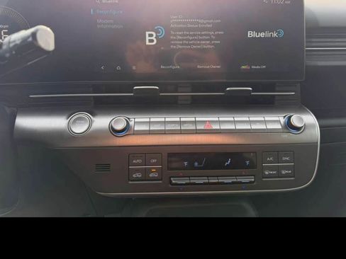 Used 2025 Hyundai Kona SEL image 12