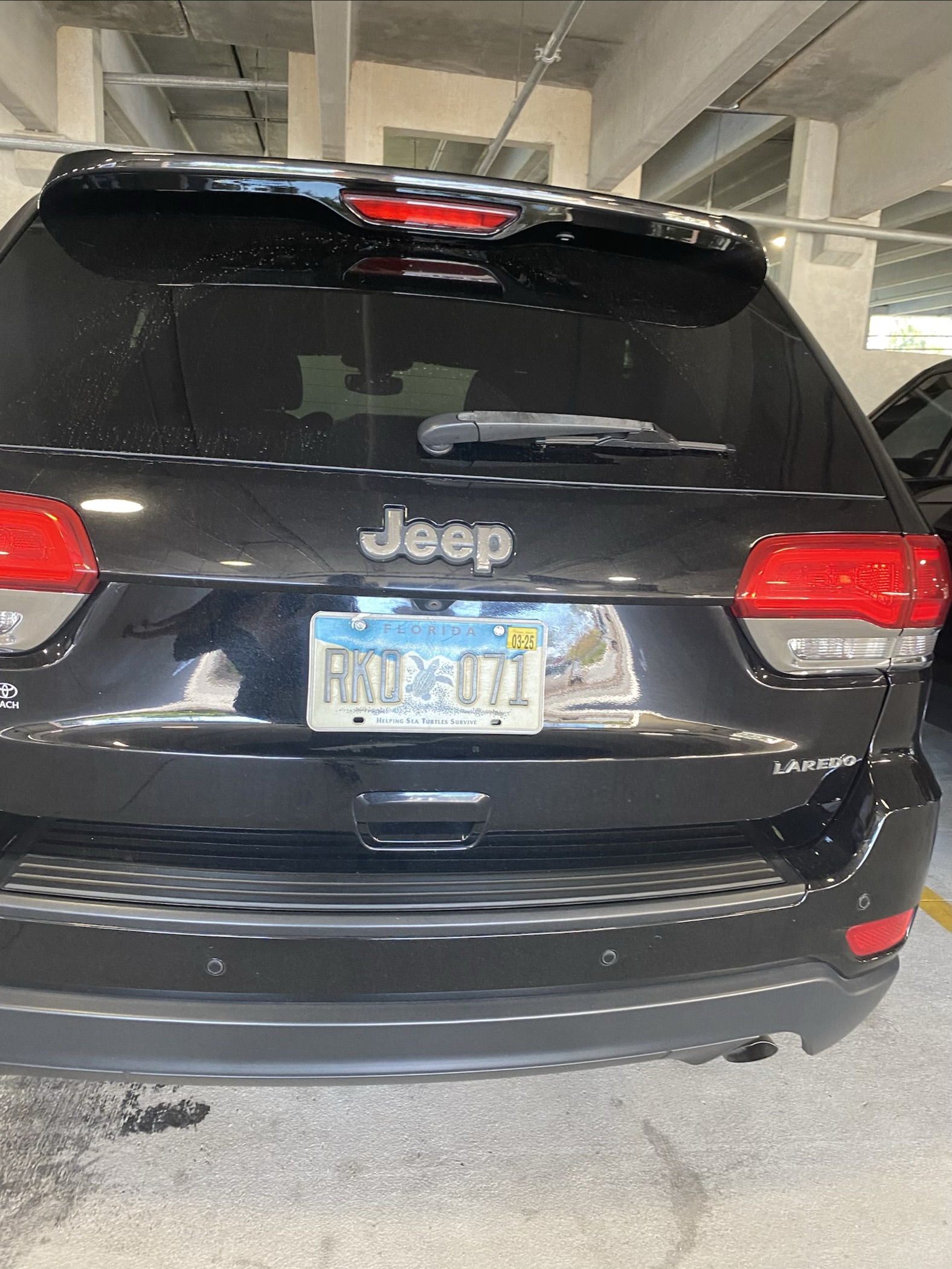 Used 2017 Jeep Grand Cherokee Laredo w/ Quick Order Package 2BE RWD image 1