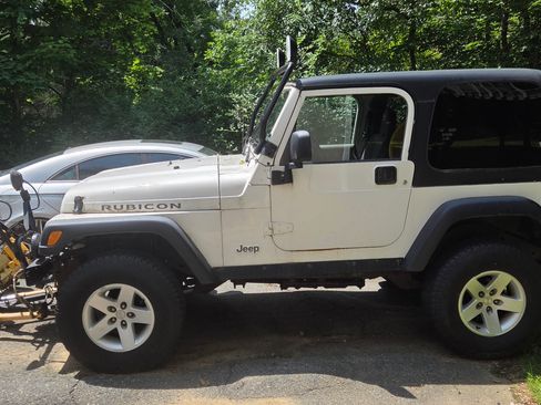 Used 2004 Jeep Wrangler Rubicon AWD/4WD image 1