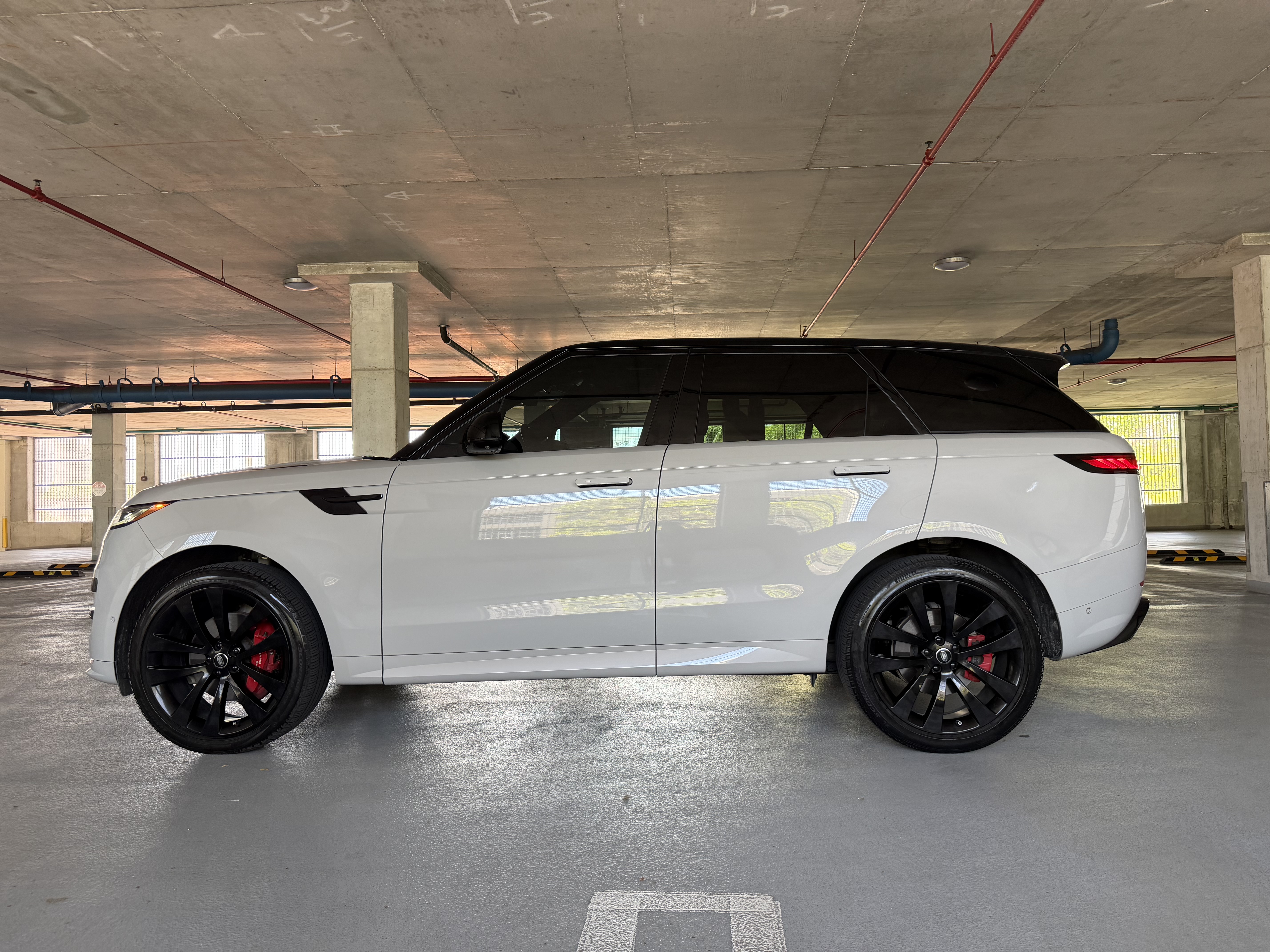 Used 2025 Land Rover Range Rover Sport Dynamic SE AWD/4WD image 6