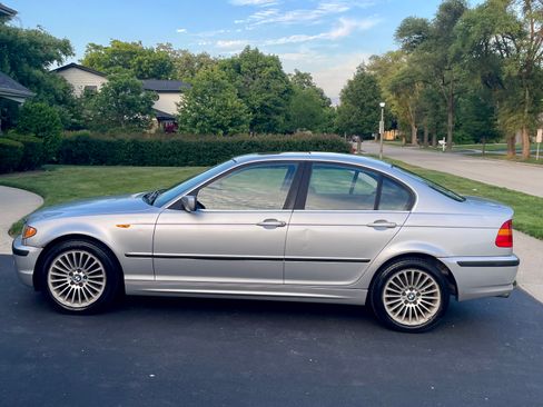Used 2003 BMW 330xi Sedan AWD/4WD image 1