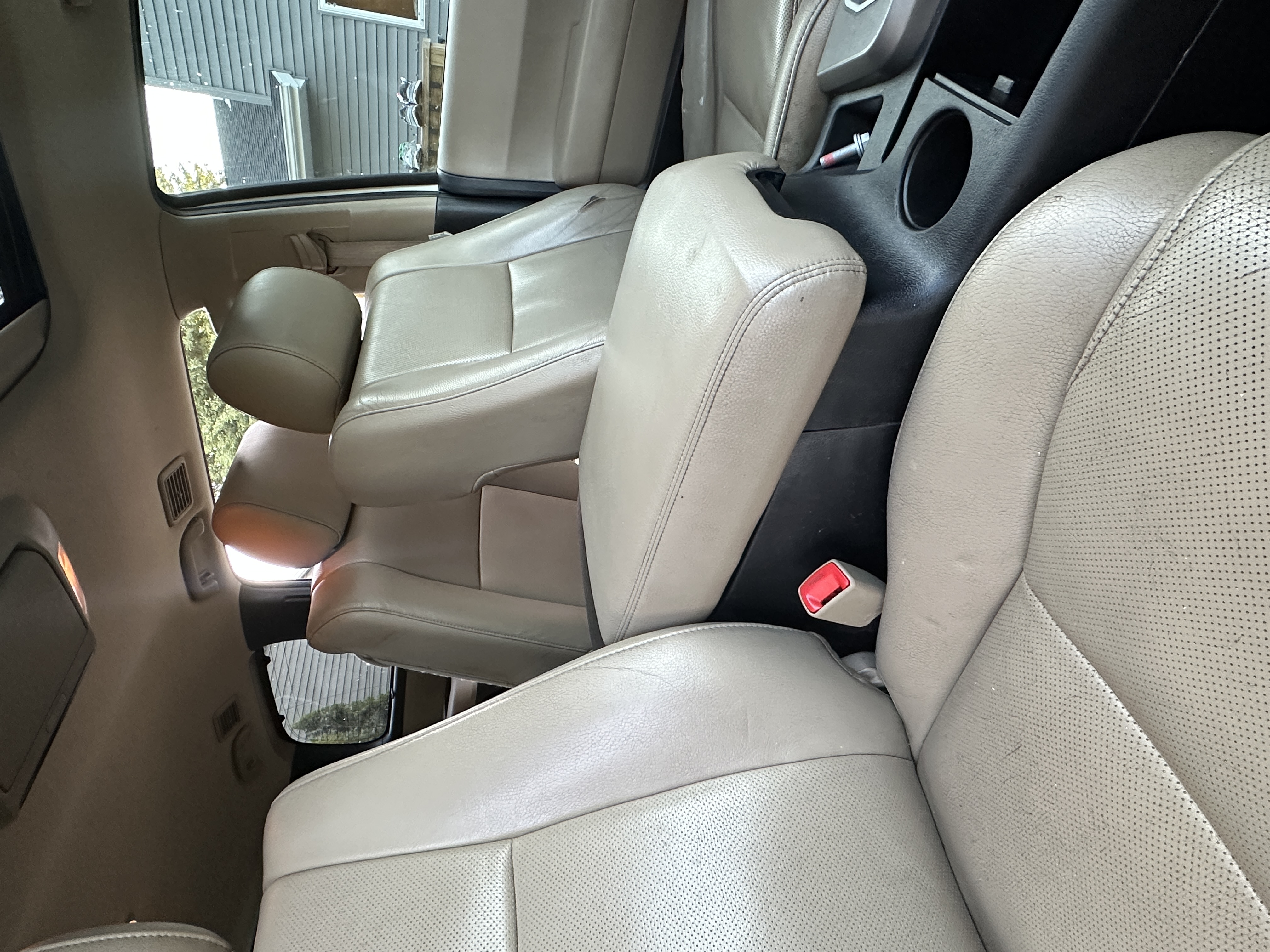 Used 2014 Toyota Sequoia Platinum AWD/4WD image 27