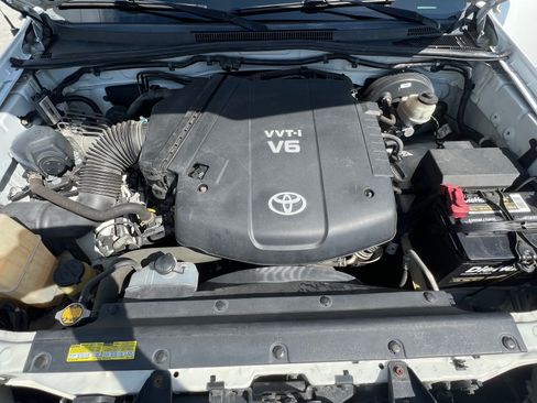 Used 2014 Toyota Tacoma 4x4 Double Cab w/ TRD Sport Package image 15