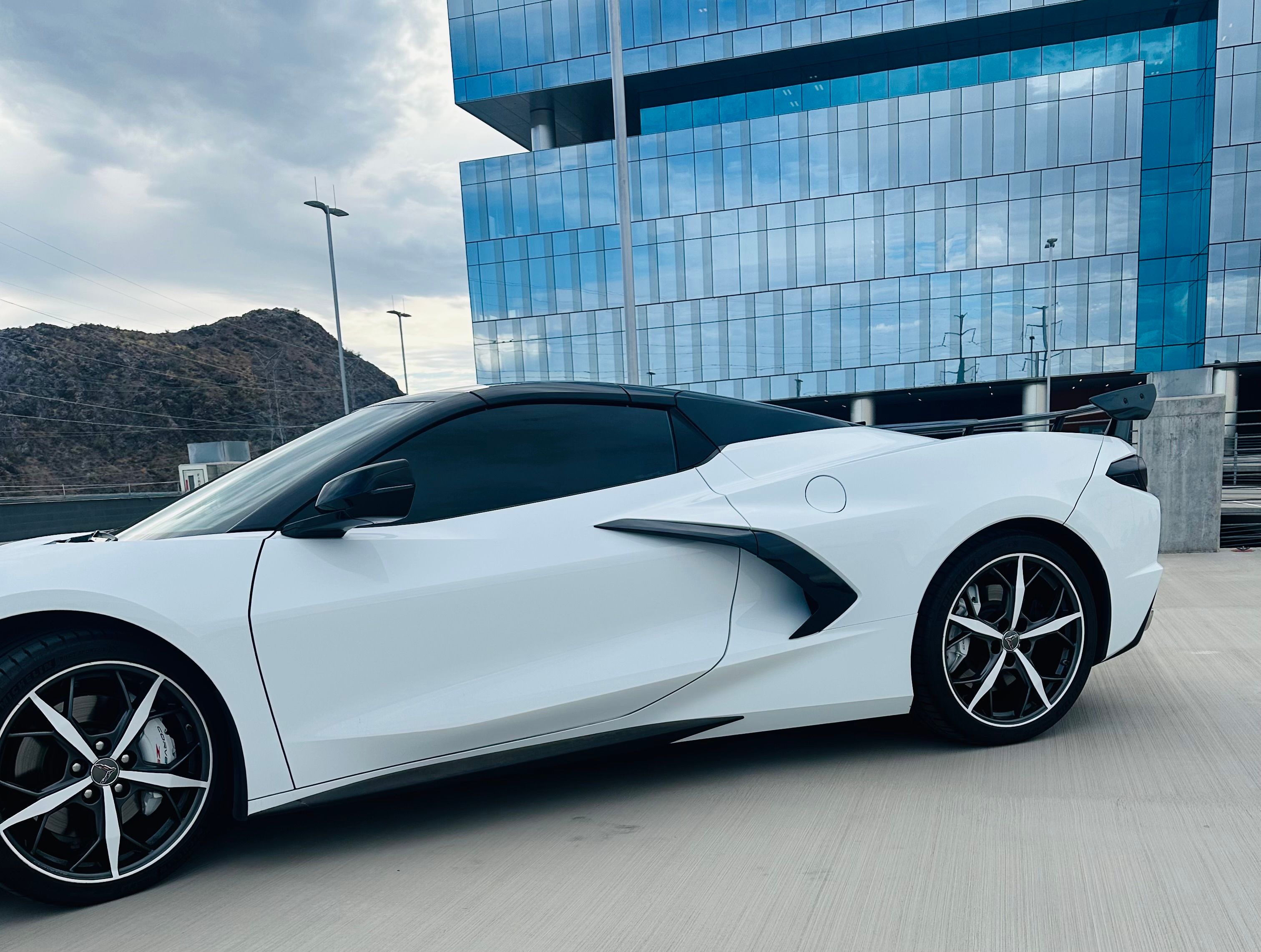 Used 2022 Chevrolet Corvette Stingray Preferred Conv w/ Z51 Performance Package RWD image 2