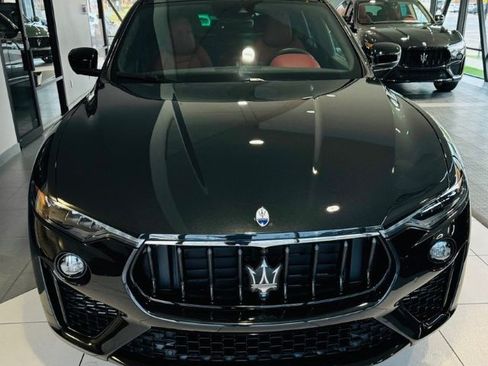 Used 2022 Maserati Levante Modena AWD/4WD image 18