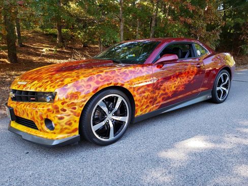 Used 2010 Chevrolet Camaro SS w/ LPO, Ground Effects Package image 4