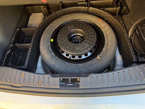 Used 2014 Ford Focus Titanium FWD image 12