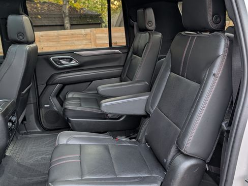 Used 2021 Chevrolet Suburban RST w/ Luxury Package image 18