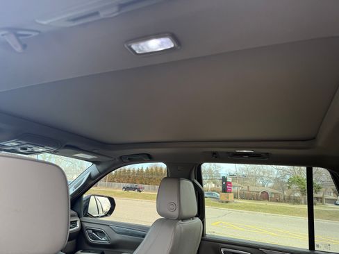 Used 2022 GMC Yukon SLT w/ SLT Premium Package image 20