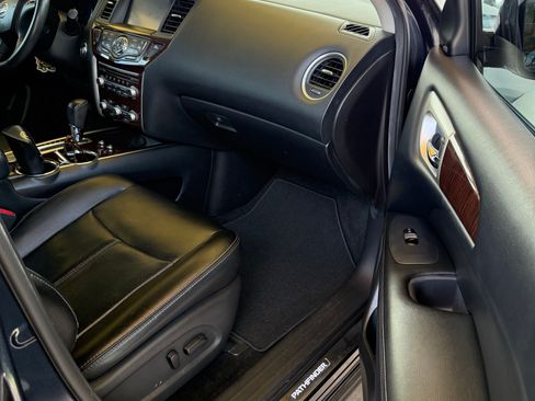 Used 2015 Nissan Pathfinder Platinum FWD image 15