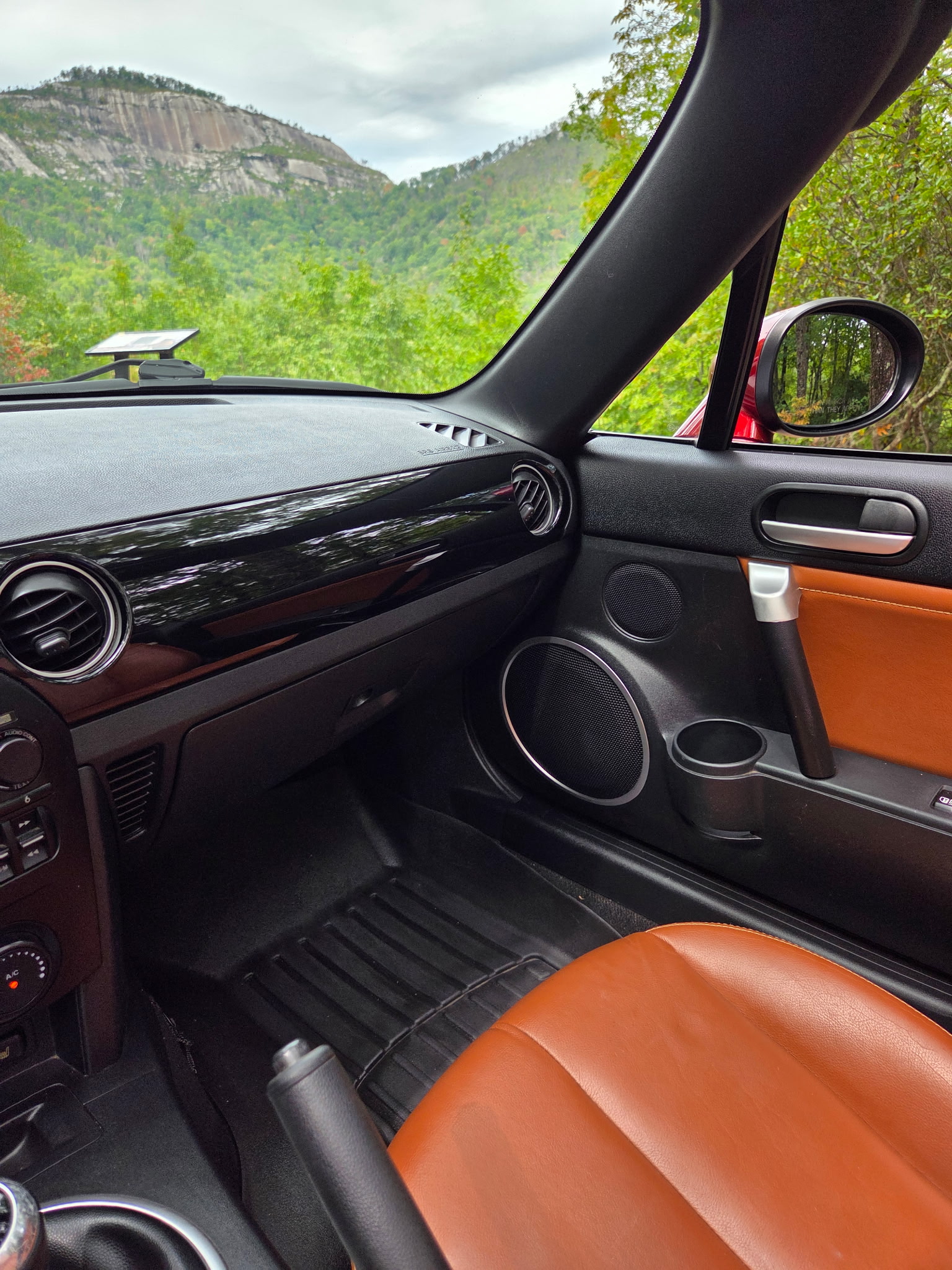 Used 2008 MAZDA MX-5 Miata Grand Touring RWD image 16