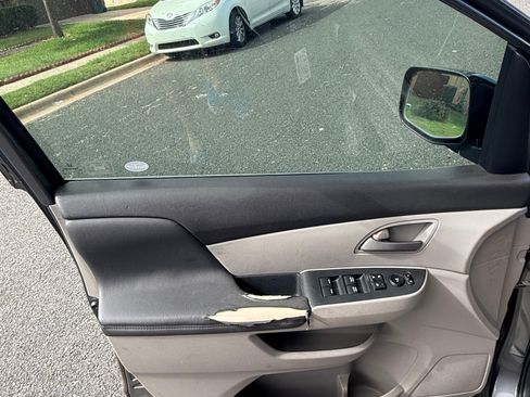 Used 2011 Honda Odyssey EX-L image 12