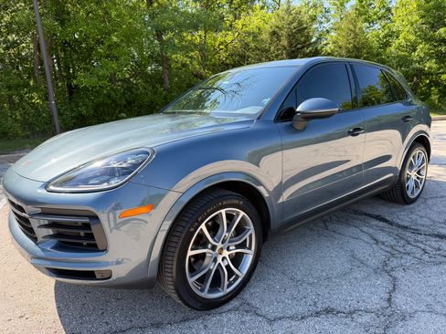 Used 2019 Porsche Cayenne AWD/4WD image 1