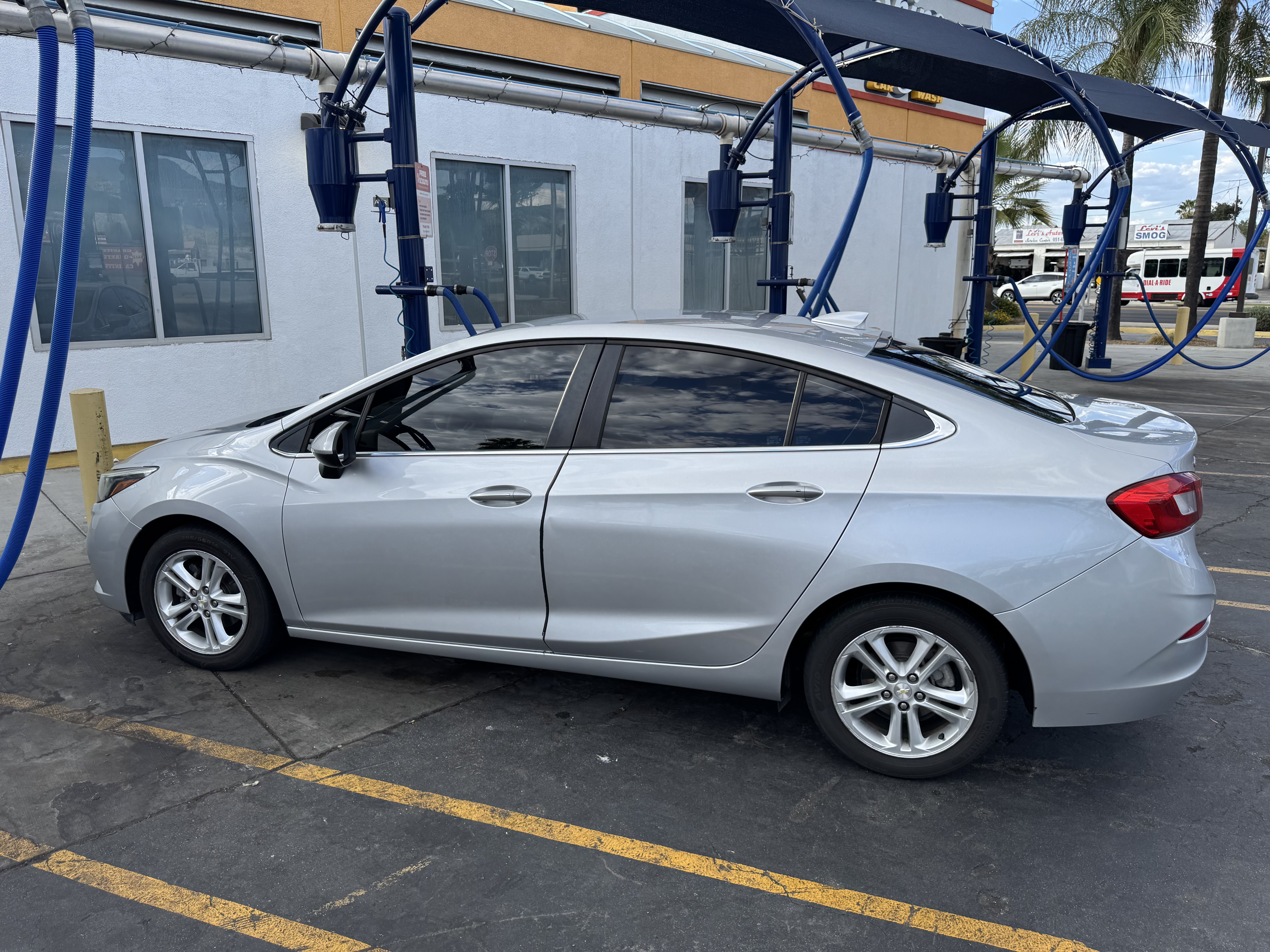 Used 2018 Chevrolet Cruze LT w/ Convenience Package FWD image 4