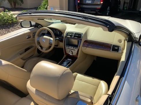 Used 2010 Jaguar XK Convertible image 10