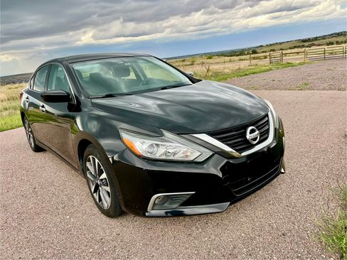 Used 2017 Nissan Altima 2.5 SV FWD image 14