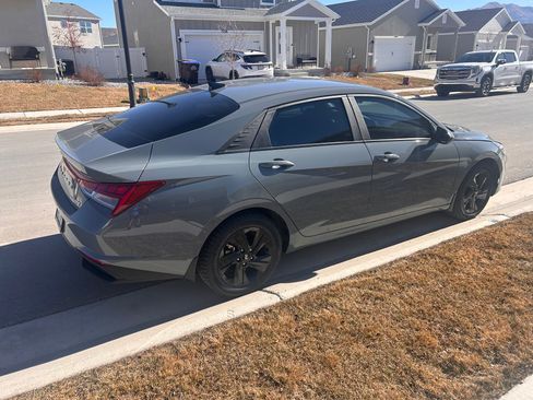 Used 2023 Hyundai Elantra Blue image 8