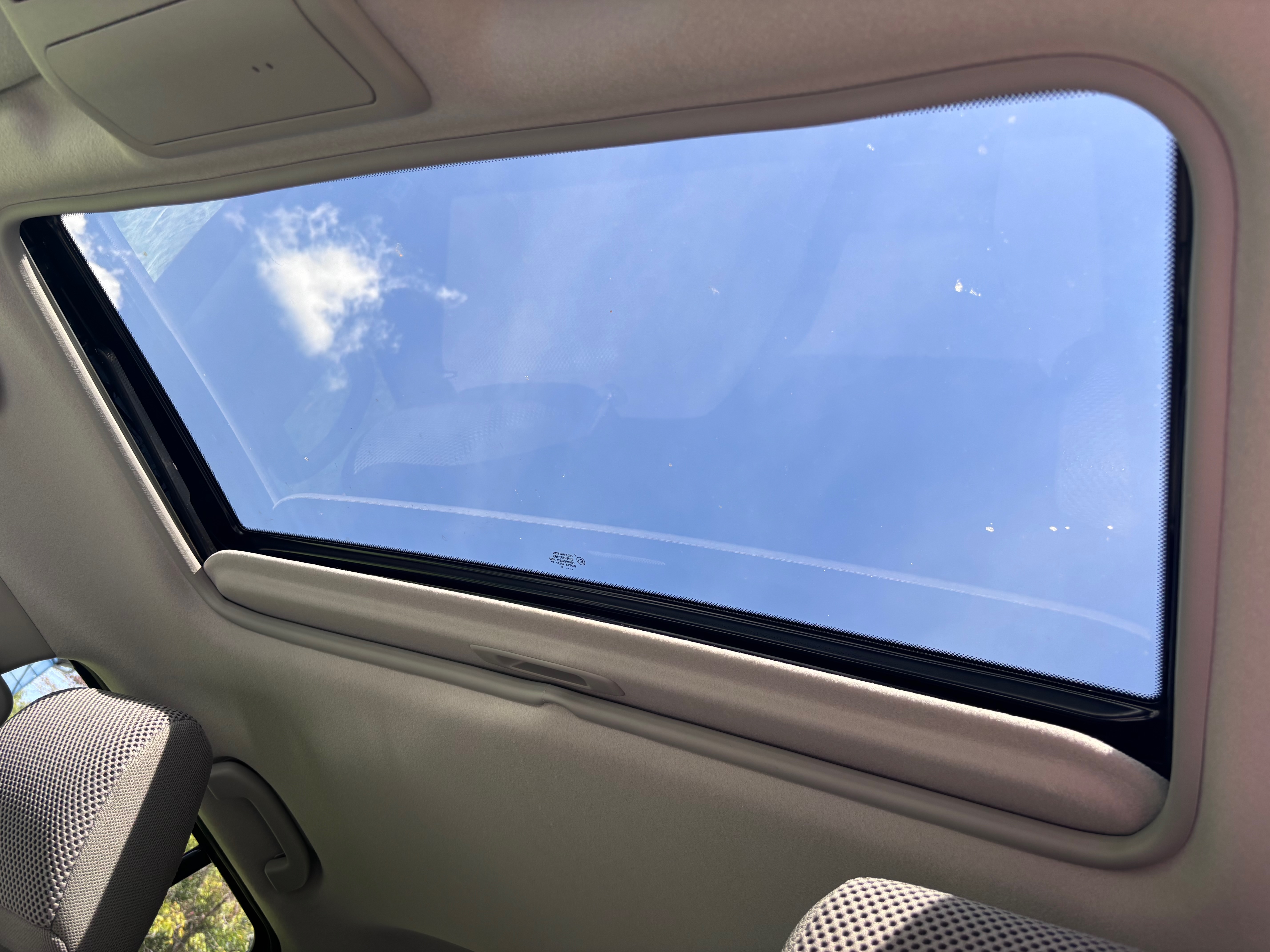 Used 2017 Nissan Frontier SV w/ Moonroof Package AWD/4WD image 12