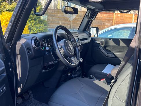 Used 2018 Jeep Wrangler Unlimited Sport S image 5