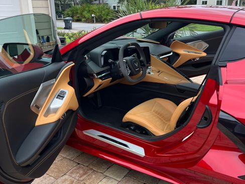 Used 2024 Chevrolet Corvette Stingray Premium Cpe w/ Z51 Performance Package RWD image 2