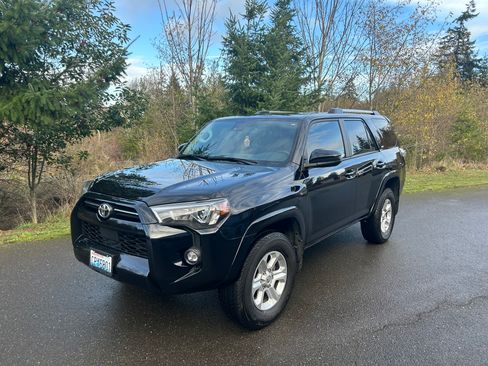 Used 2023 Toyota 4Runner SR5 image 1