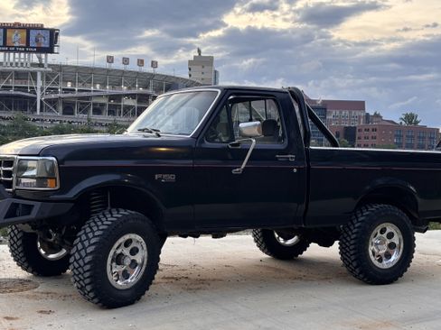 Used 1995 Ford F150 4x4 Regular Cab image 1