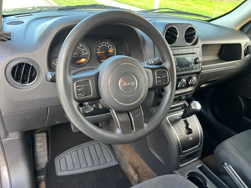 Used 2017 Jeep Patriot Sport AWD/4WD image 13