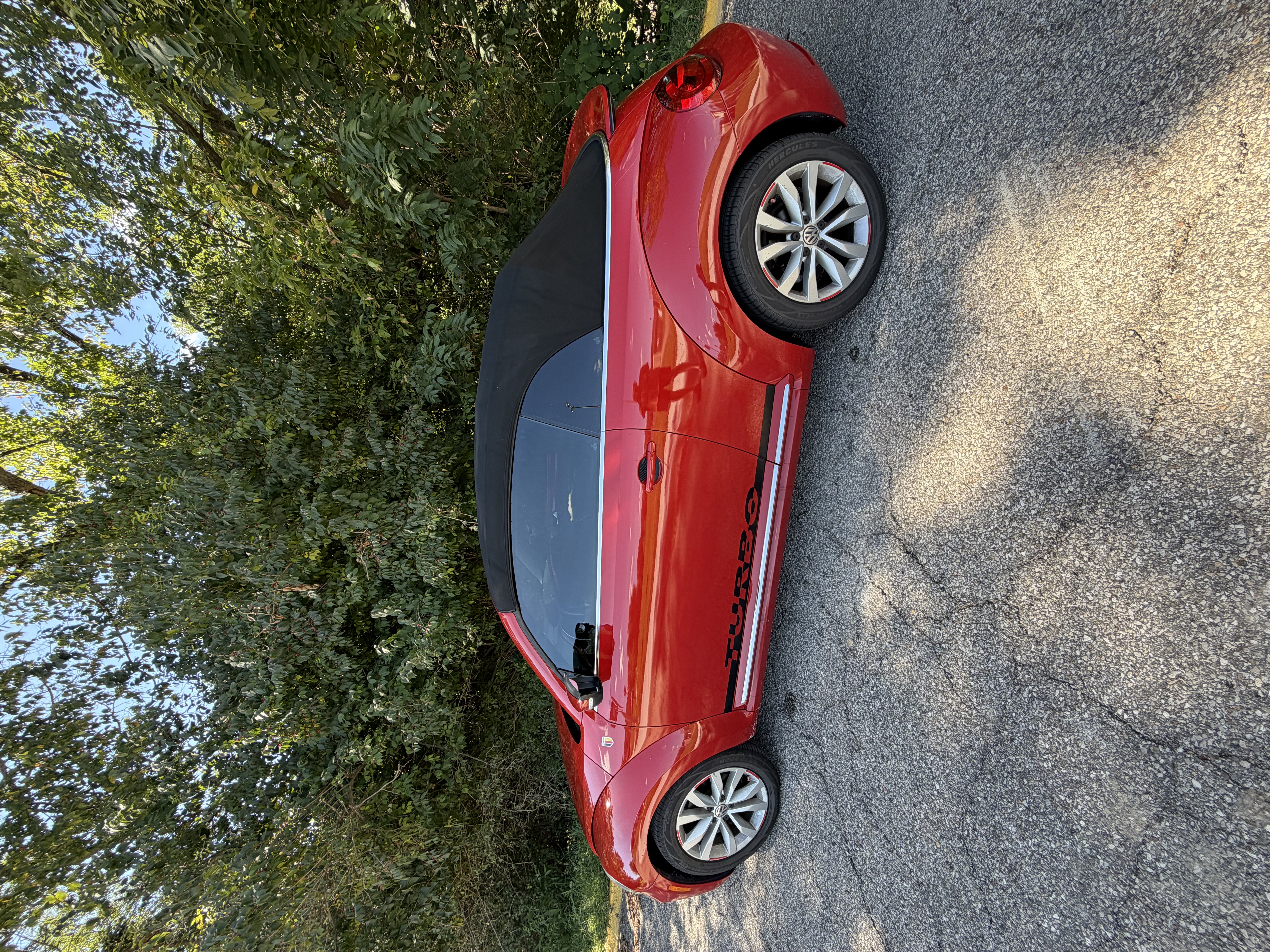 Used 2014 Volkswagen Beetle TDI FWD image 1