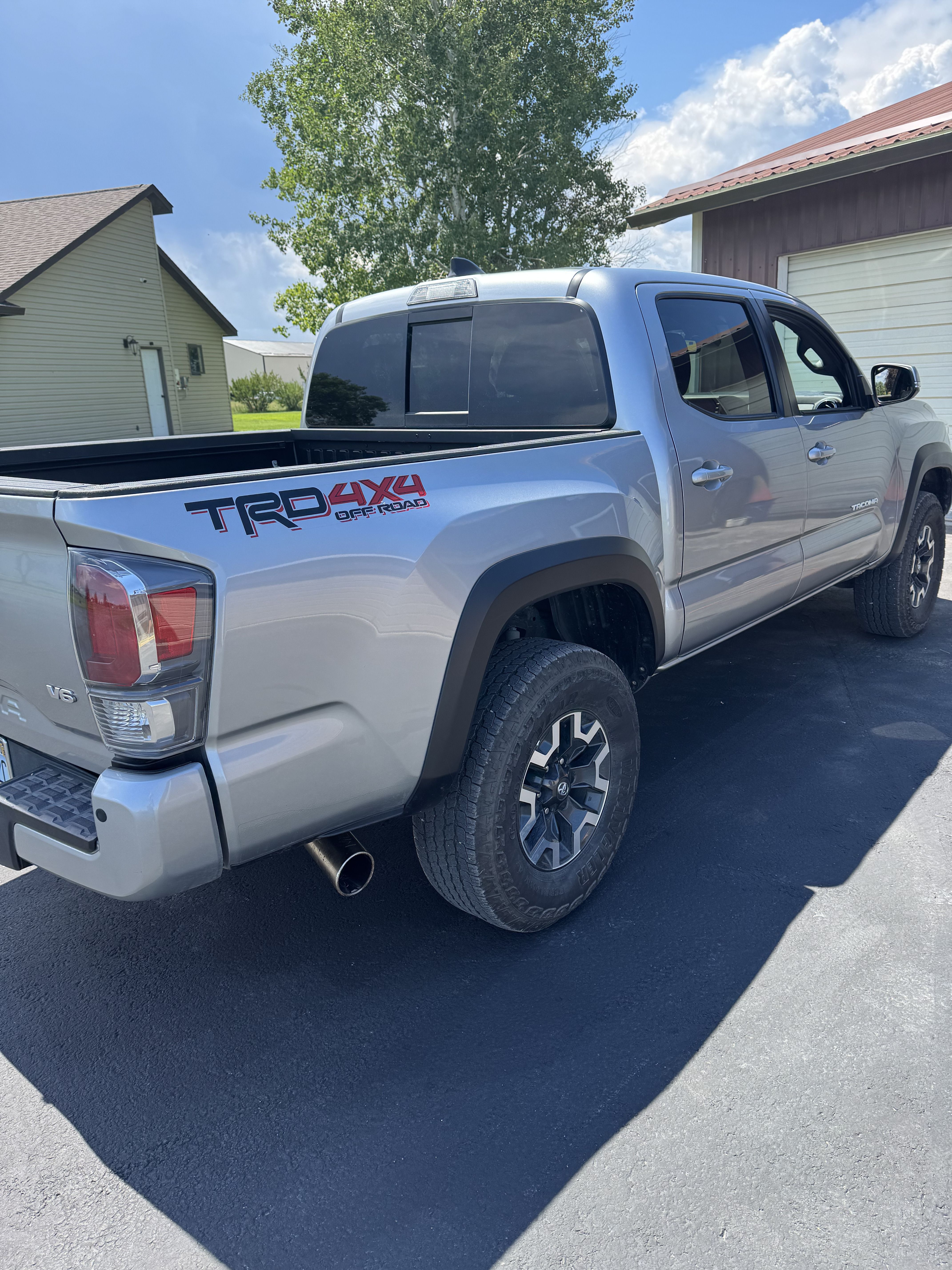 Used 2023 Toyota Tacoma TRD Off-Road w/ Technology Package AWD/4WD image 4