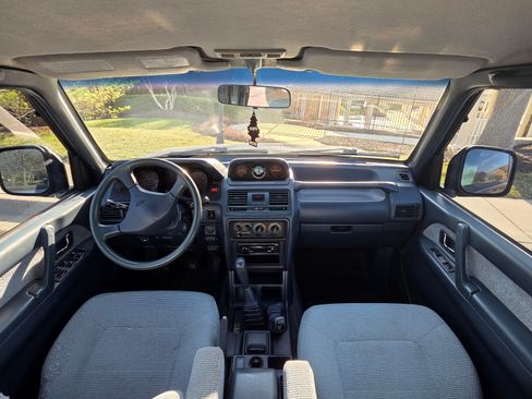 Used 1993 Mitsubishi Montero RS image 14