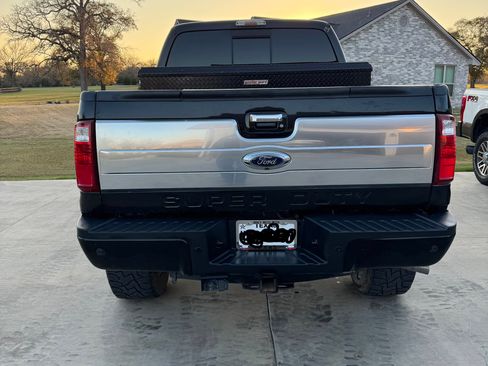 Used 2013 Ford F250 Platinum w/ FX4 Off Road Pkg image 2