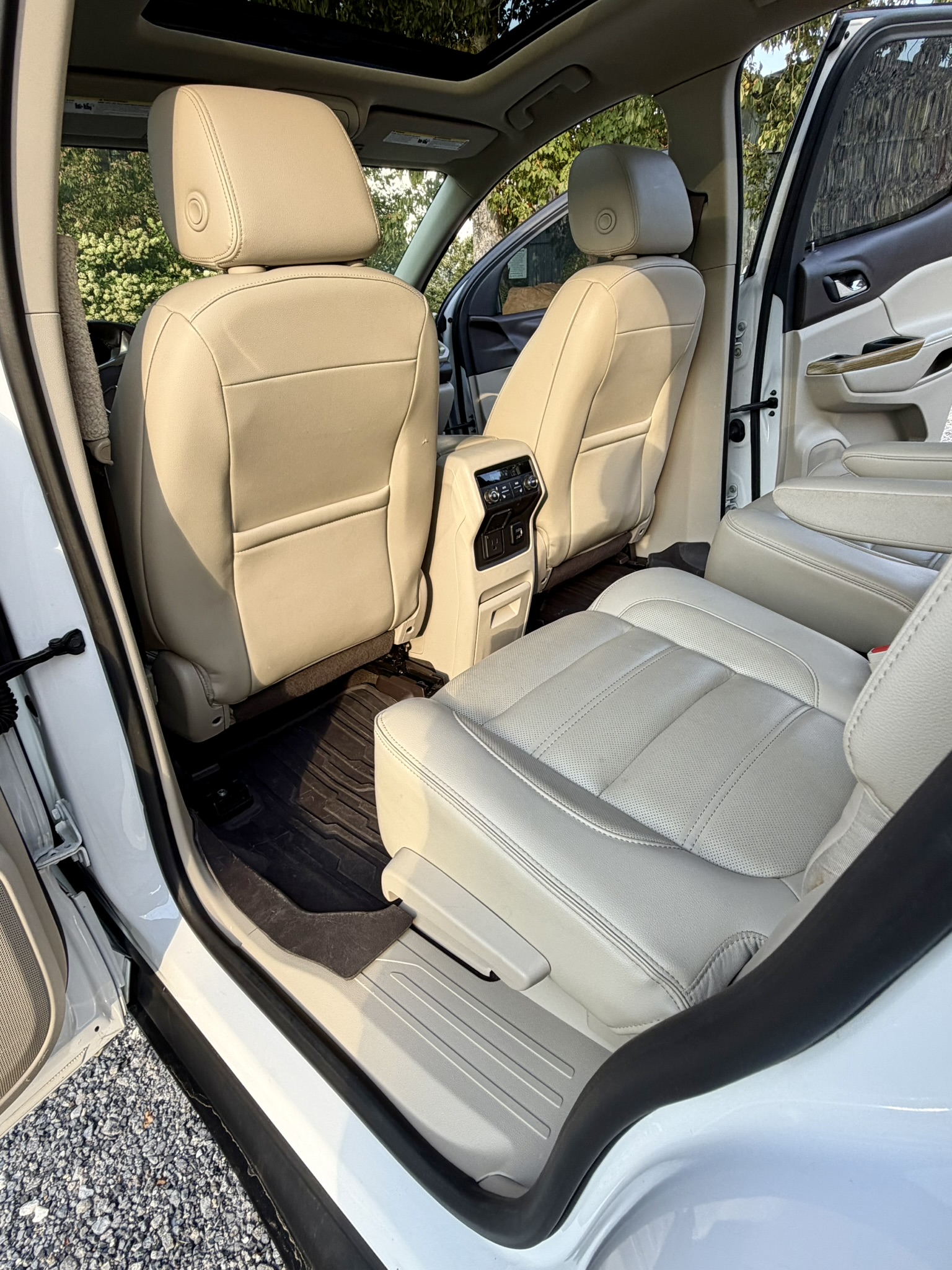 Used 2017 GMC Acadia Denali FWD image 16