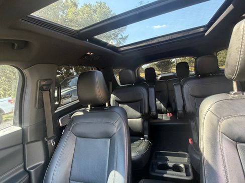Used 2020 Ford Explorer Limited w/ Class III Trailer Tow Package RWD image 6