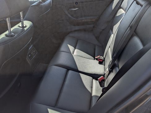 Used 2010 BMW 335i Sedan image 17