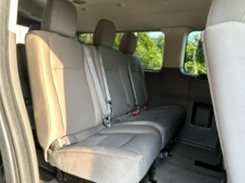 Used 2016 Nissan NV 3500 SV w/ SV Technology Package RWD image 11