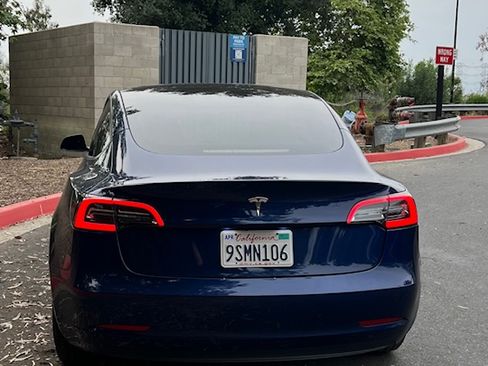 Used 2023 Tesla Model 3 Standard Range image 5