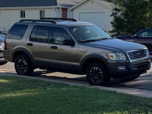 Used 2006 Ford Explorer XLT AWD/4WD image 1