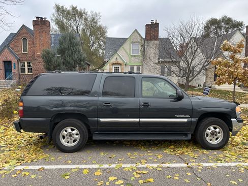 Used 2003 GMC Yukon XL SLT w/ 1SD Preferred Equipment Group image 2